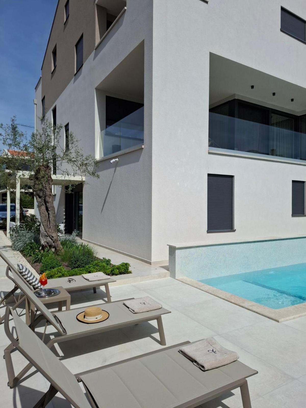 Apartman 4r Royal Rojnic 2 *